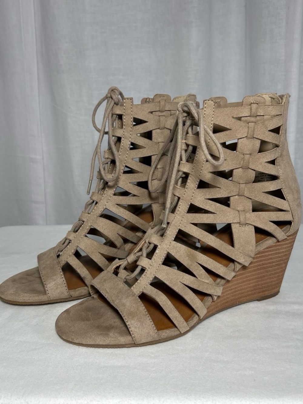 Crown Vintage | Strappy Lace-Up | Wedge Sandal | Size 8 | 3” Heel